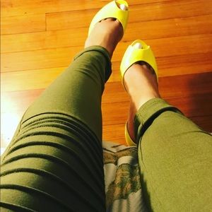 Kathryn Amberleigh yellow patent leather shoes